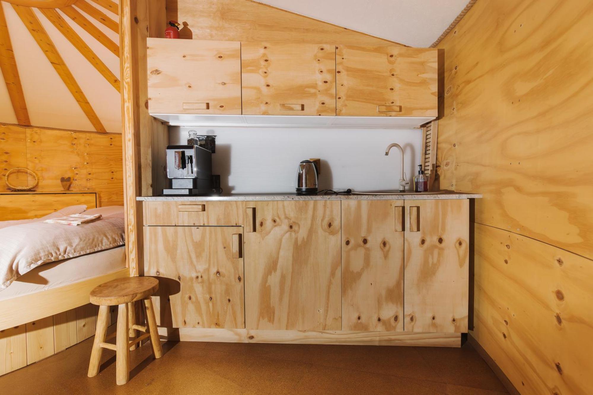Glamp V Hluboke - Yurts And Wooden Houses Vsetín エクステリア 写真