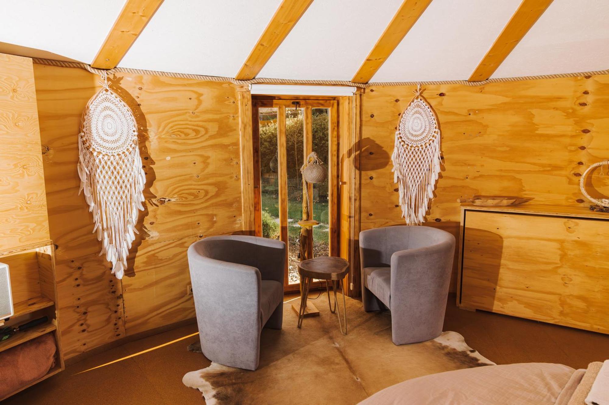 Glamp V Hluboke - Yurts And Wooden Houses Vsetín エクステリア 写真